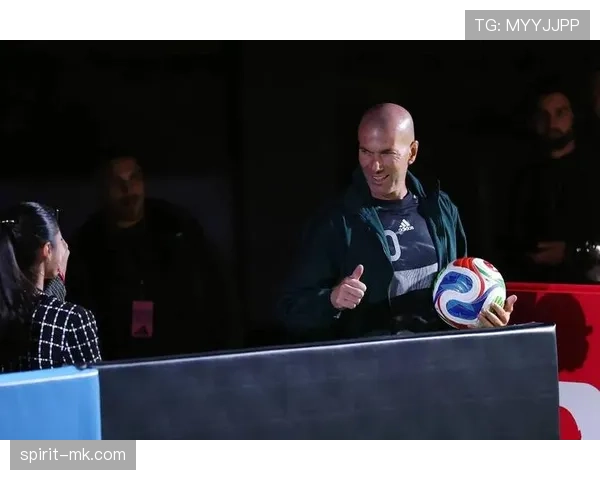 齐达内战术启示：教练智慧重塑球队攻防平衡