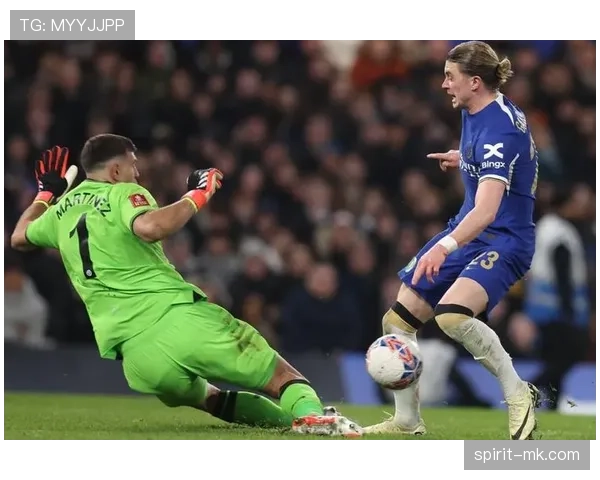 马丁内斯为阿斯顿维拉续约，成球队守护神展望新赛季