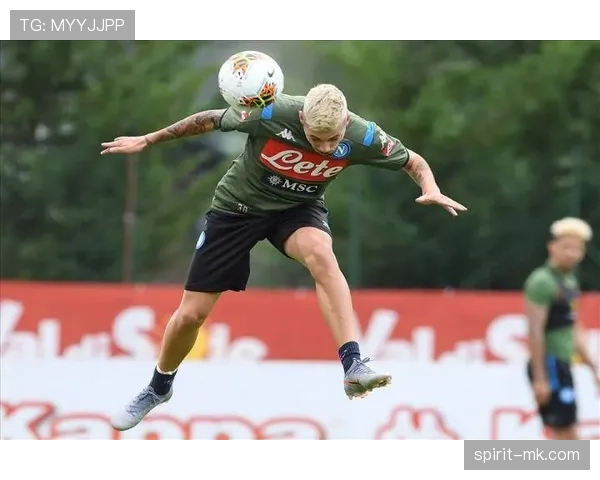 黄潜任意球制胜成关键 定位球战术显现威力