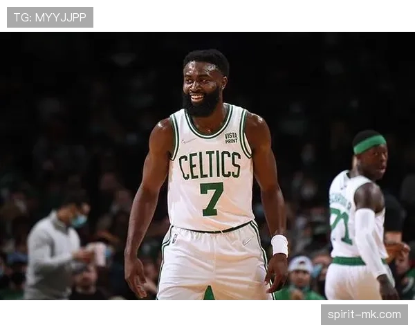 雷吉纳锋线火力全开，新赛季状态火热前景可期