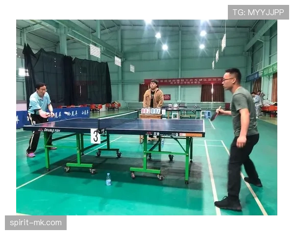 闪耀赛场:足球巨星群像展现非凡风采与辉煌成就 闪耀赛场:足球巨星群像展现非凡风采与辉煌成就