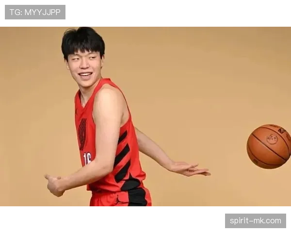 杨瀚森衣柜一开门我就怀疑人生，挂的全是我工资都付不起的牌子